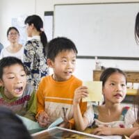 Sumber Gambar: https://pixabay.com/id/photos/anak-sekolah-kelas-717168/